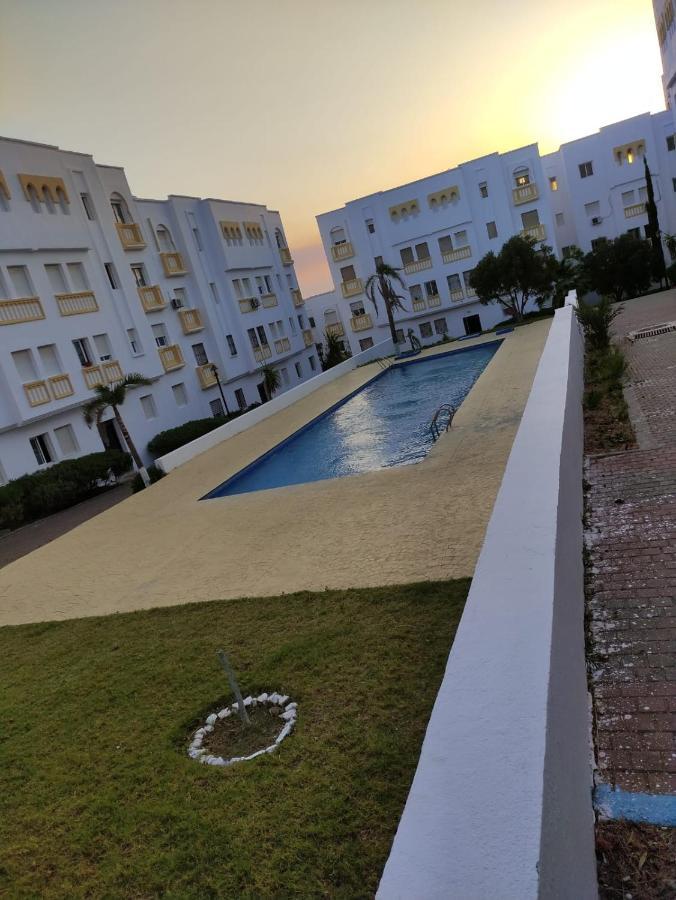 Lovely Two Bedrooms Apartment Tangier Exterior photo